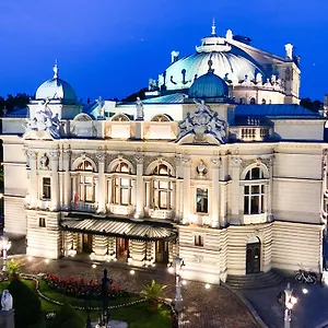 H12**** Hotel Cracovia
